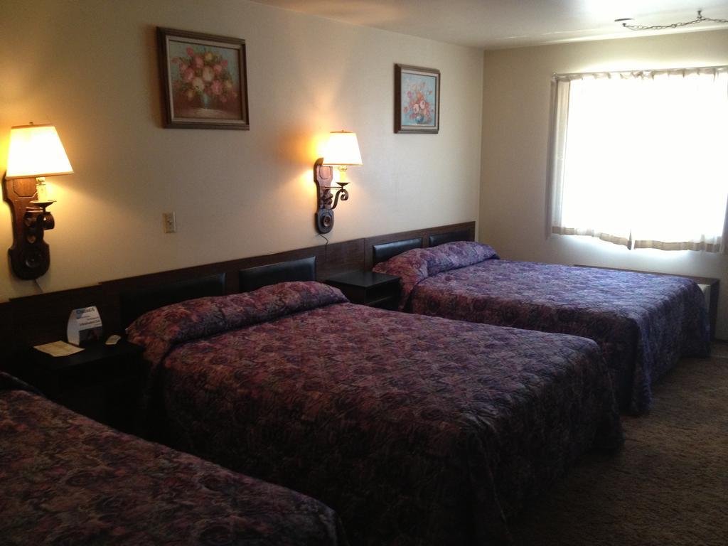 Budget Inn Green River Room photo