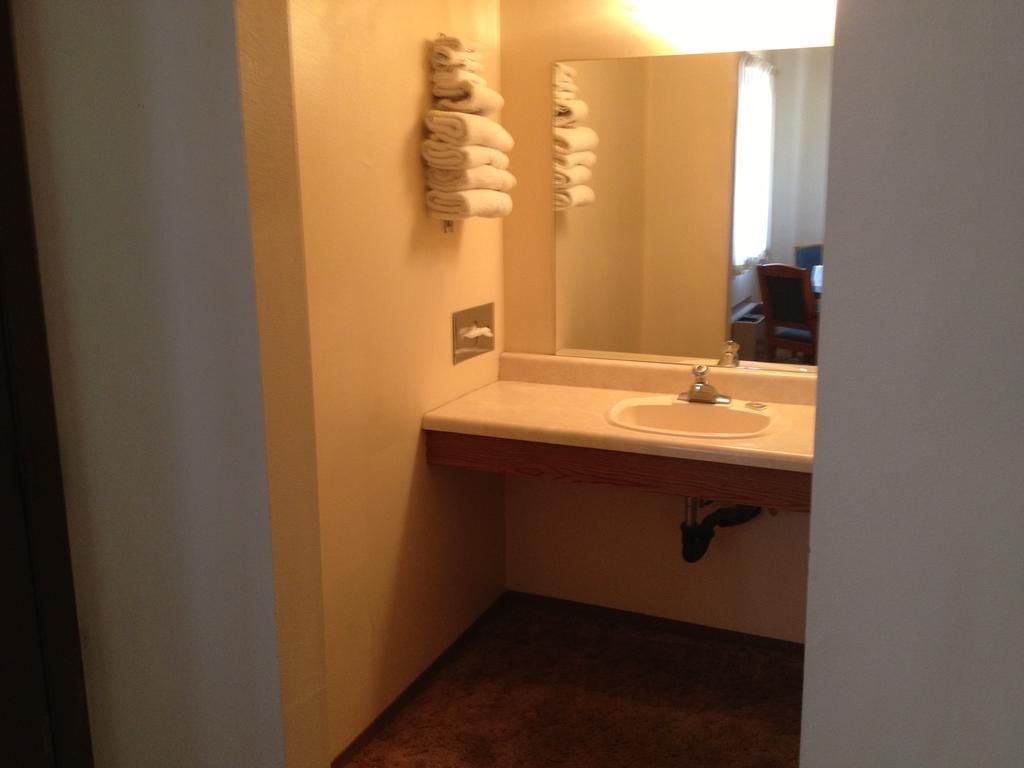 Budget Inn Green River Room photo